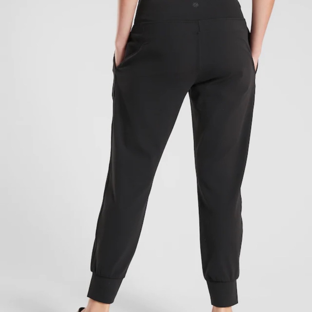 Athleta Salutation Cruise Jogger in Powervita - Picture 2 of 16